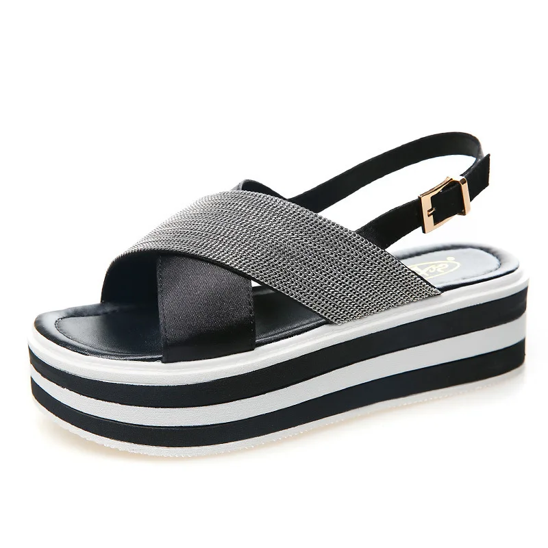 verano nueva esponja pastel salvaje Universidad con estudiantes coreanos zapatos de punta abierta romana sandalias de plata - Цвет: Черный