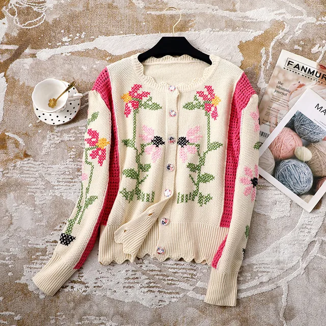 Casual cardigan with floral embroidery