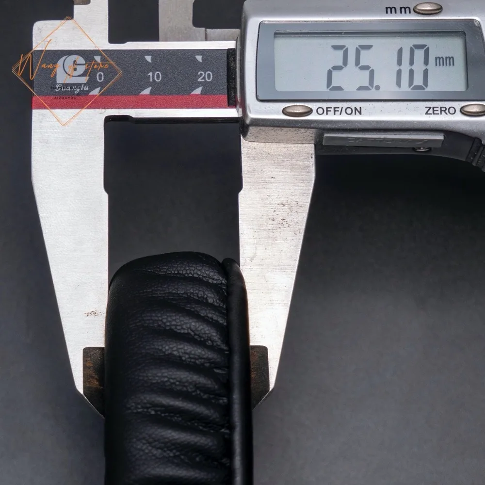 黑色卡尺 25