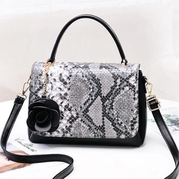 

Snake Pattern Tassel Women Handbag High Quality Flap Serpentine Purses and Handbags Bolsa Feminina Crossbody Bags for Women 2020
