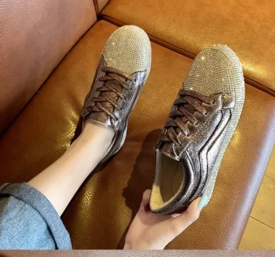 Коричневый new fashion rhinestone Korean version of Harajuku style wild casual flat shoes women - Цвет: Коричневый