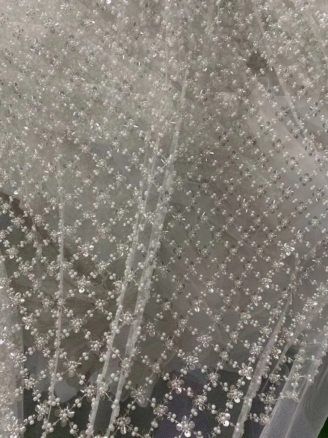 

Французский в нигерийском стиле кружевная ткань с бисером и блестками Высокое качество L-426688 Свадебные ткань Африканское французское Тюлевое кружево ткань для платья