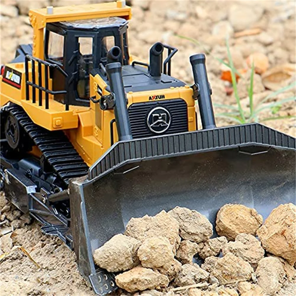 1/16 RC Bulldozer Truck Model Alloy Machine Car Gift 2.4G 9CH Radio Control Enjoyable Toys For Kids Adults HobbyToki HUINA 1569 3