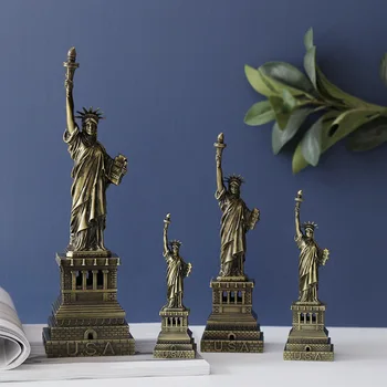 

Statue of Liberty Model Metal Ornaments Famous Buildings Miniature Sculpture Office Wine Cabinet Desktop Decoration Crafts