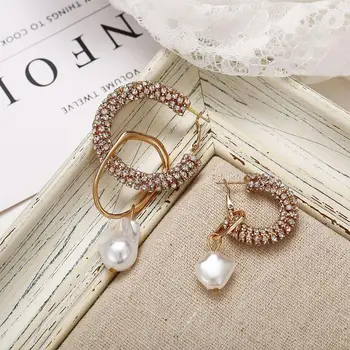 

Women Simple Geometric Alloy Crystal Cubic Zirconia Pearl Earrings For Fashionable Jewelry