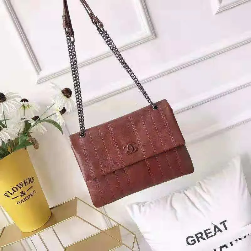 

Women's bag tide new simple oil wax leather chain postman bag fashion small fragrance wind one shoulder slanted small bag woman