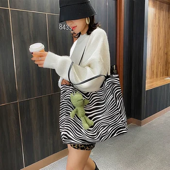 

2020 Fashion Luxury Zebra Pattern Leisure Tote Bag PU Leather Women's Handbag Large Capacity Shoulder Messenger Bag