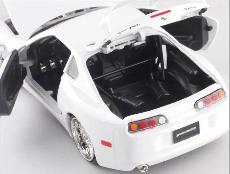 Лидер продаж Jiada 1: 24 1995 Feng(Лея фенг) рукава спортивного автомобиля Subaru Белый брелок для автомобильных ключей, модель мышцы спортивный автомобиль 97375 коробка