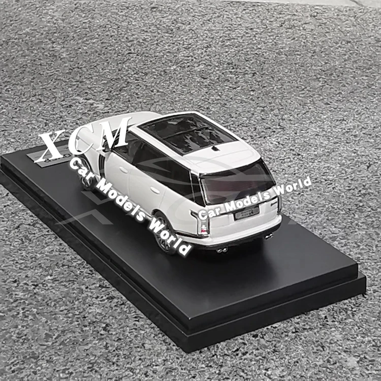 Литая под давлением модель автомобиля для ЖК-моделей 1: 64(белый)+ маленький подарок