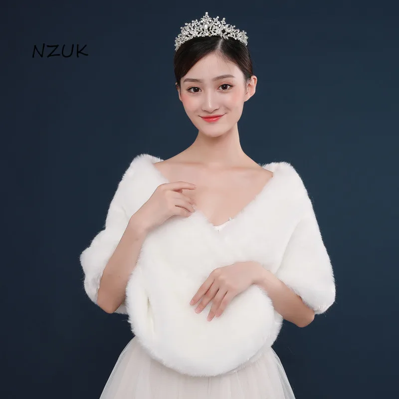 

Real Photos New White Wedding Wrap Bolero Shawl Warm Winter Faux Fur Gray Wedding Jacket For Dresses PJ044