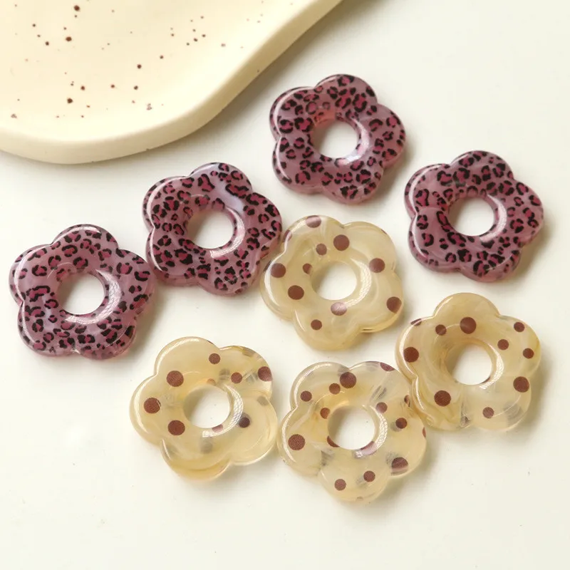 

Newest 50pcs/lot color dots/Leopard pattern print cartoon flowers shape beads with holes diy jewelry earring/garment accessory