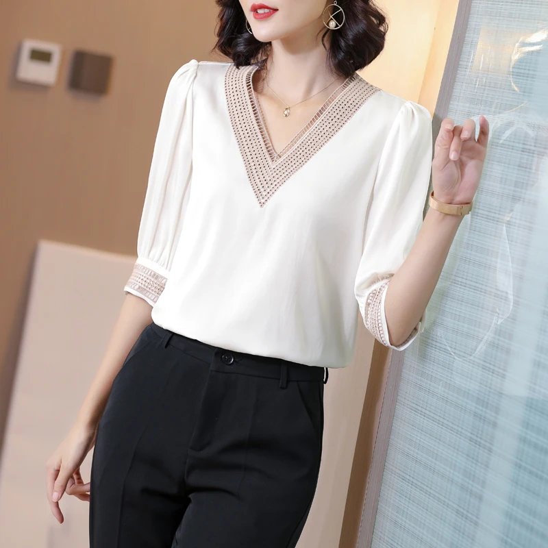 Korean Heavy Silk Women Blouse Shirt Women Embroidered Blouse Tops Plus Size White V-neck Silk Blouse Blusas Mujer De Moda 2020 Korean Heavy Silk Women Blouse Shirt Women Embroidered Blouse Tops Plus Size White V-neck Silk Blouse Blusas Mujer De Moda 2020