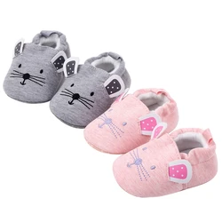 Zapatillas para bebé, niño y niña, zapatos de casa de cuna antideslizantes de suela suave, botines cálidos de invierno de Animal lindo, ratón de dibujos animados, primeros caminantes