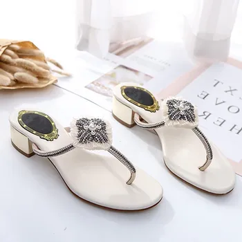 

2019 Pearl Rhinestone Decor Slippers Sandwich Toe Tassel Summer Shoes Woman Beach Flip Flops Fashion Metal Woman Mid Heel Shoes