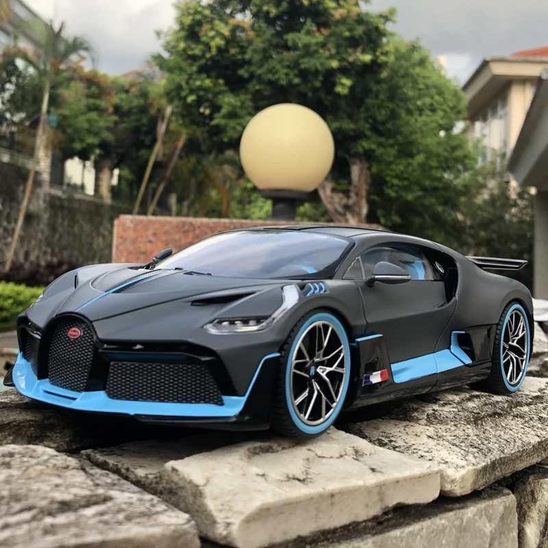 Bburago 1/18 1:18 Bugatti Divo спортивный гоночный автомобиль литой Дисплей модель игрушка на