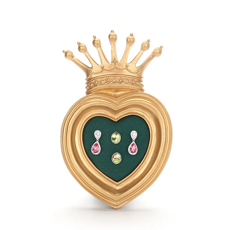 

Heart-shaped Resin Crown Green Earrings Display Jewelry Stands For Women Rings Pendent Jewellery Organizers Photo Frame Showing