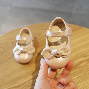 

Baby Girl Solid Color Toddler Shoes 0-2 Years Old Baby Soft Bottom Leather Shoes Toddler Shoes Spring and Autumn Casual Shoes