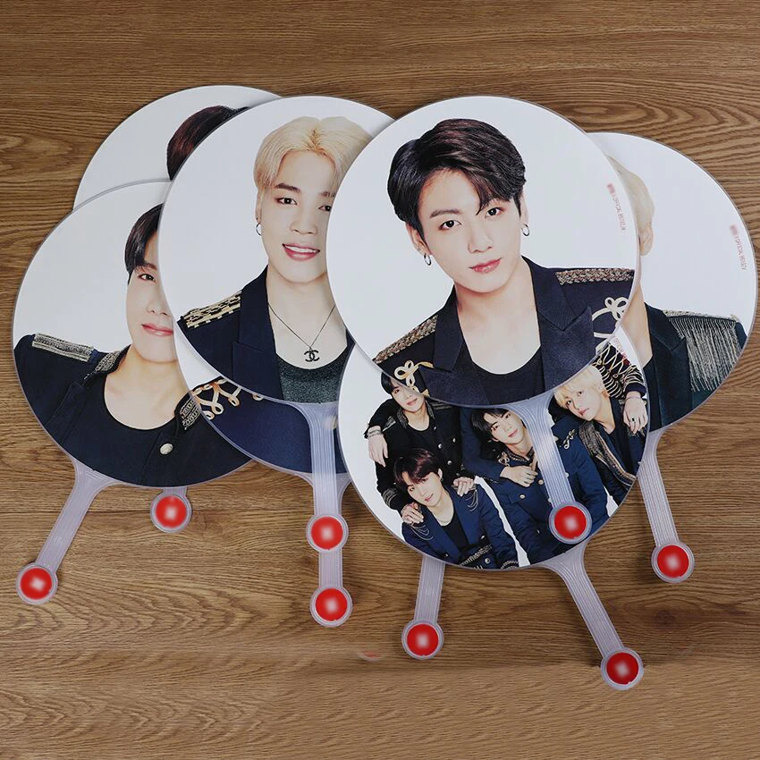 10 шт./лот Kpop Star Hand Fan SUGA JUNGKOOK RM JIMIN V JHOPE JIN Japan Tour Toy Размер 29 5 см | Игрушки и хобби