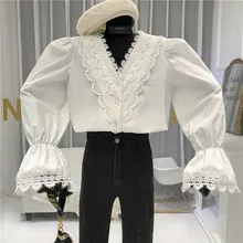 Белая женская блузка Ранняя весна винтажные Топы Лоскутные кружевные с v-образным вырезом женские рубашки с длинным рукавом корейская мода с расклешенными рукавами