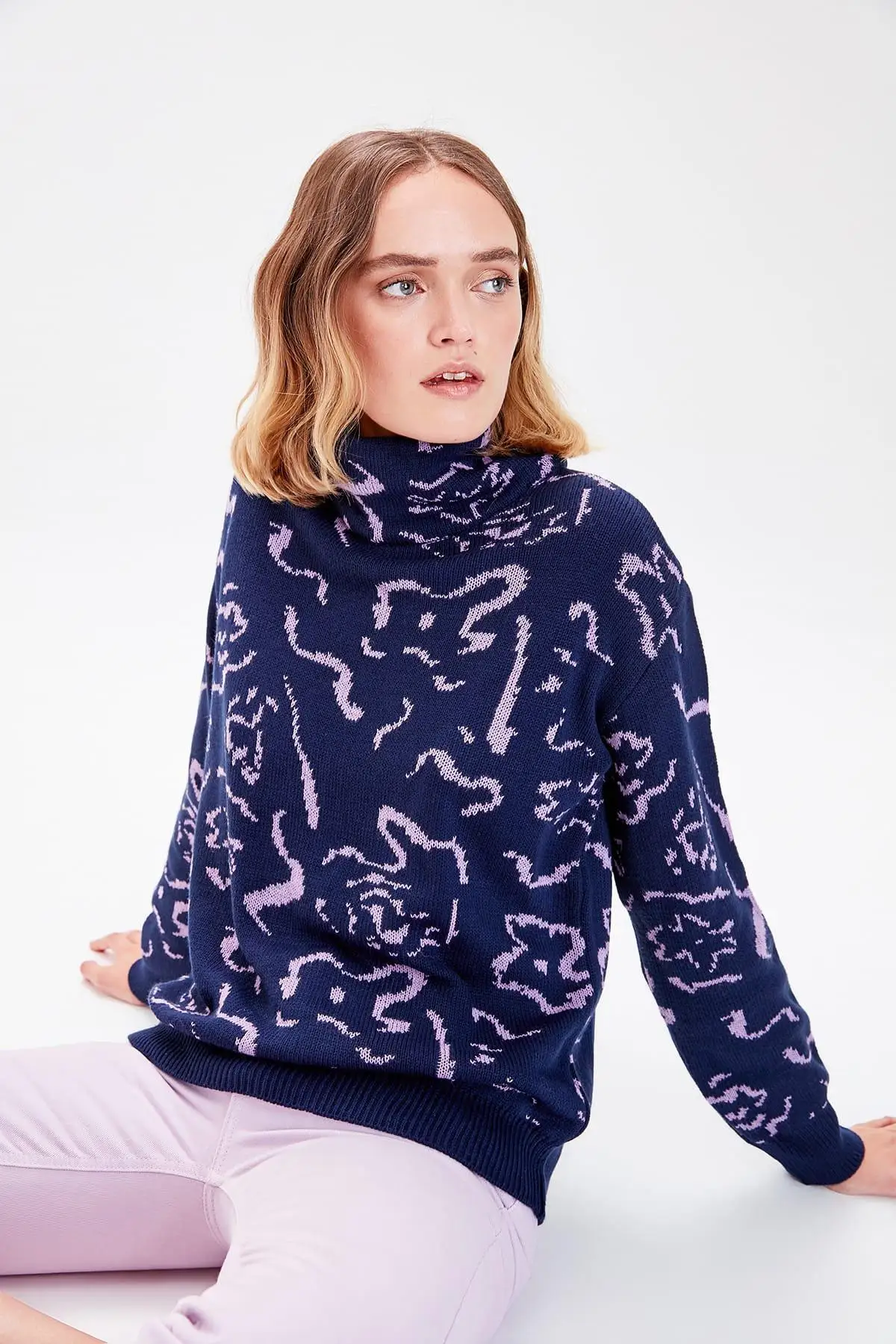 

Trendyol Purple Pattern Knitwear Sweater TWOAW20FH0011