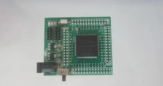 

FPGA CycloneIV EP4CE10E22 Minimum System Development Board