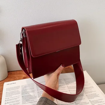 

Single Shoulder Bag Women's Bag Ins Advanced Sense Bag Western Style Messenger Bag Student Harajuku Small Square Bag