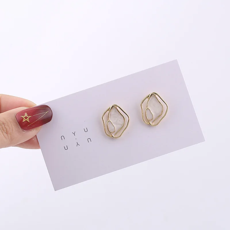 

2020 Korean Temperament Minimalistic Geometric irregular Shell Stud Earrings For Women Elegant Female Simple Jewelry
