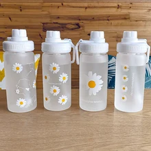 

600ml Small Daisy Transparent Plastic Water Bottles BPA Free Creative Frosted Water Bottle With with Straw Travel Tea Cup