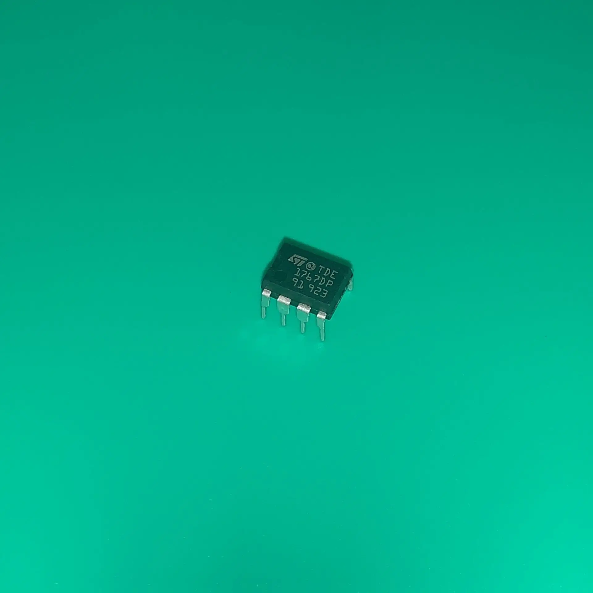 

3pcs/lot TDE1767DP DIP8 TDE1767 DP INTERFACE CIRCUIT RELAY AND LAMP-DRIVER IC PWR DRIVER BIPOLAR 1:1 8DIP TDE 1767DP 1767