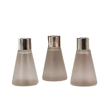 

3Pcs Refillable Bottles Modern Empty Aromatherapy Bottles Aromatherapy Glass Bottle Frosted Bottles for Home Living Room Car