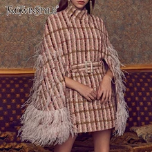 TWOTWINSTYLE Лоскутные перья бриллианты плед женские пальто водолазка плащ рукав Высокая талия с поясом модная одежда