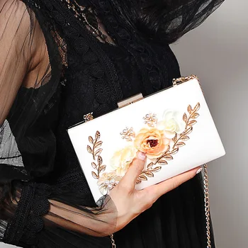 

2020 Single Shoulder Female Bag Chain Mini Square Bag Fashion Korean Version of Pearl Rhinestone Dinner Bag Banquet Clutch Bag