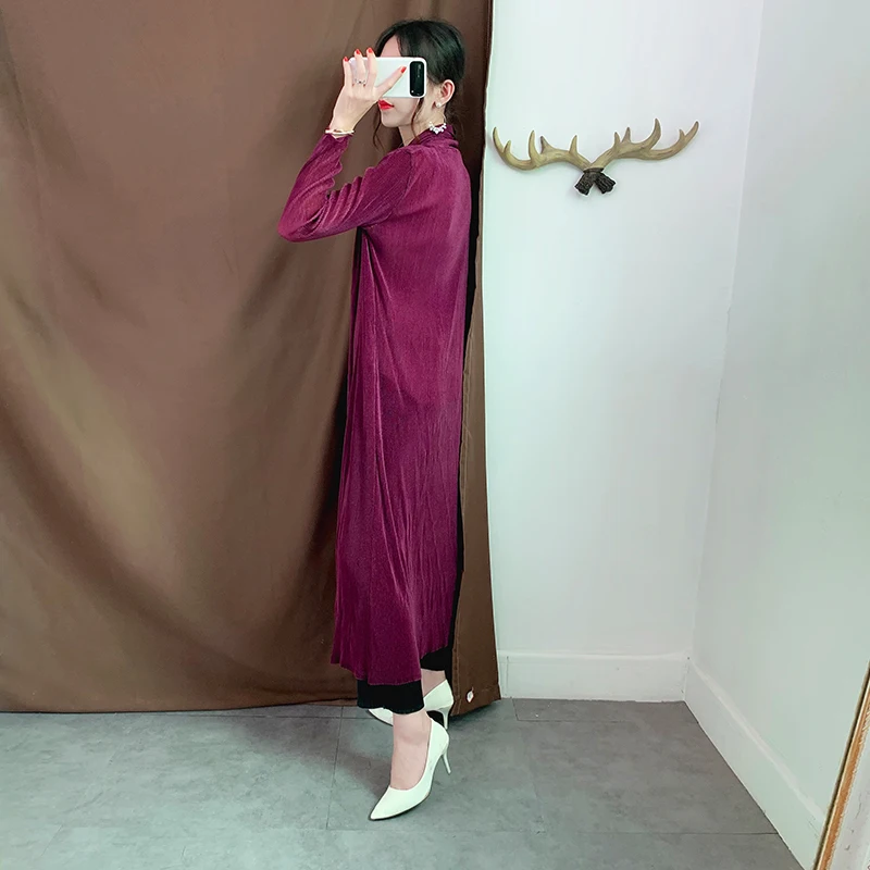 Miyake плиссированный Тренч Новое Осеннее однотонное свободное Золотое длинное пальто Элегантное открытое стежка с Длинным Рукавом Плиссированное ветрозащитное пальто большого размера