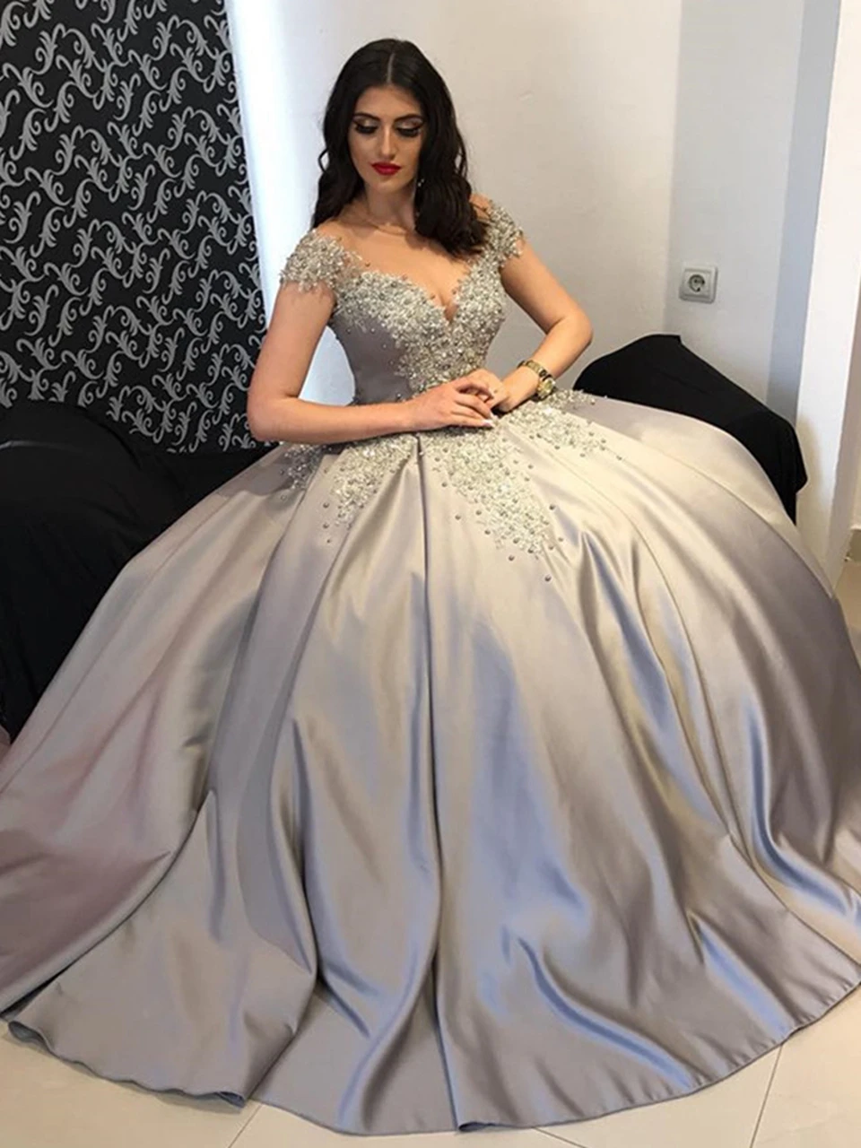 

Gray Ball Gown Quinceanera Dresses 2020 Elegant Party Night Prom Gowns Fairy Off The Shoulder Formal Long Robe De Soiree Women