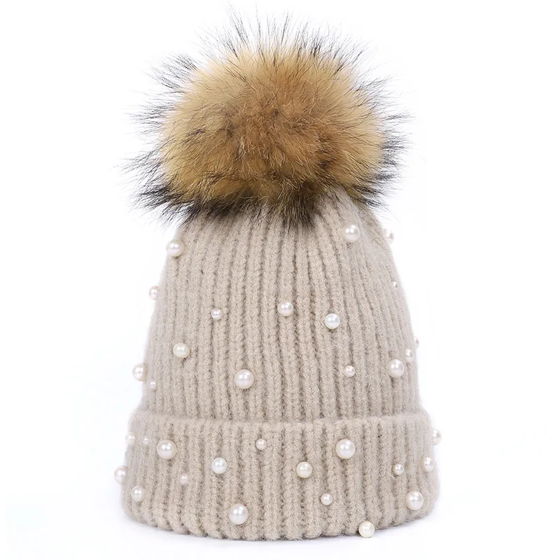 Дамская жемчужина зимняя вязаная шапка с помпонами из натурального меха модная женская уличная теплая хлопковая шапка с помпонами из енота - Цвет: Khaki-1