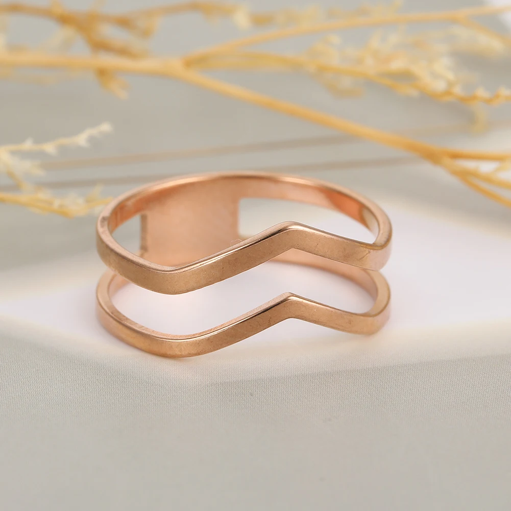 Skyrim 2024 Simple Geometrical Wave Ring Stainless Steel Gold Color Party Finger Rings Jewelry Birthday Gift for Women Girls