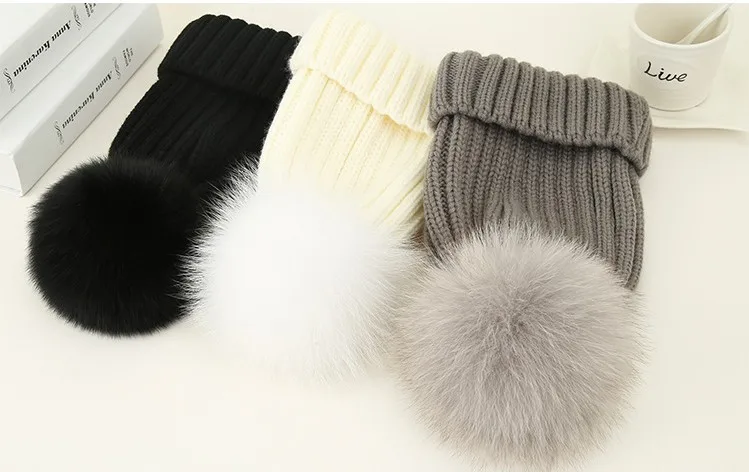 Always classic Woman Hat Natural Fox Fur Ball Knitted Ladies Winter Hat Wool Thread Knit Warm Women's Beanies