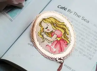 Вышивка крестиком Набор для вышивания DMC креативный подарок ручной работы Новая Металлическая Закладка для книги сказочной принцессы с рисунком - Цвет: Сливовый