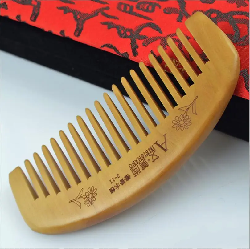 

1PCS Natural Health Care Comb Anti-static Peach Wood Hair Comb Curved Shape Of Natural Sandalwood Comb Popular T0740