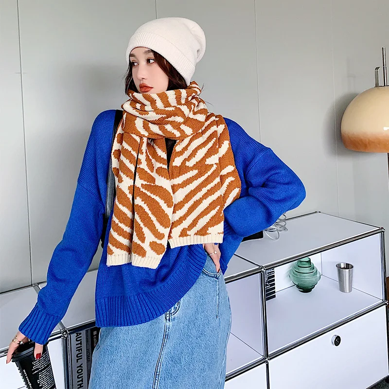 

2020 hot sale autumn and winter new leopard print warm scarf thickened double-sided leopard print knitted wool student shawl