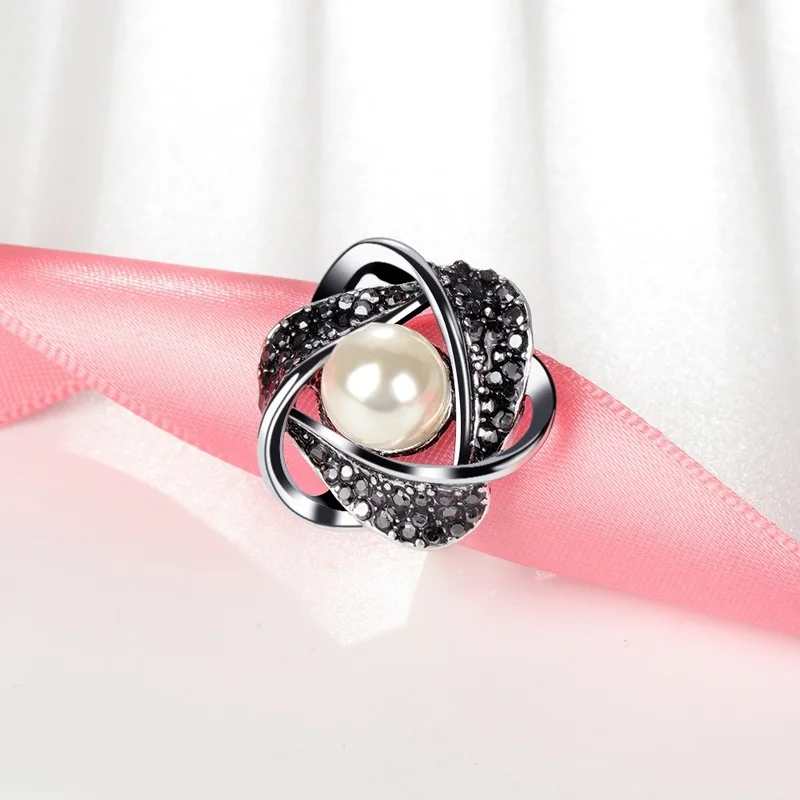 Wedding Ring Finger Ring Women's Pearl Ring Exquisitely Hollowed Out Bridal Wedding Jewelry Gift