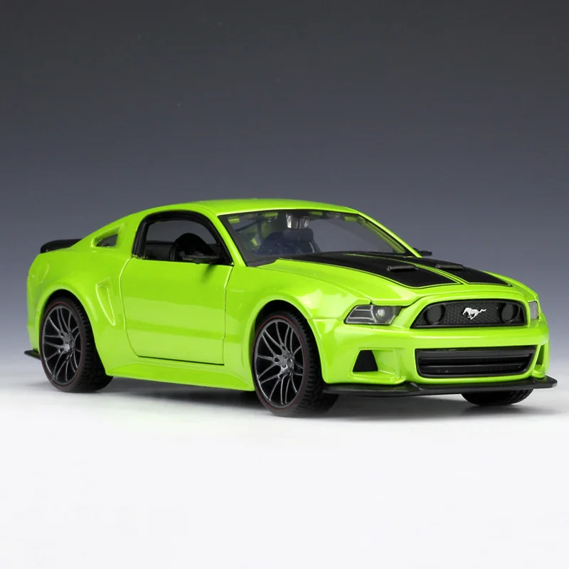 GREEN Maisto 1:24 Литой автомобиль Ford Mustang Street Racer BOSS 302 литой автомобиль модель игрушечного автомобиля Модель автомобиля Maisto модели детской машины - Цвет: GREEN