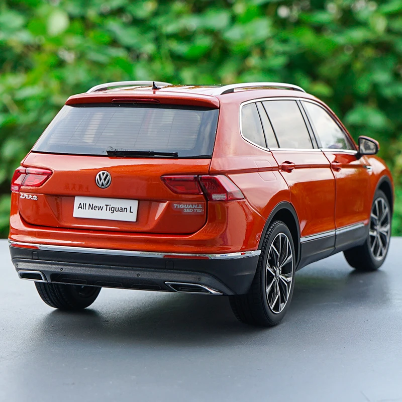 1:18 VW TIGUAN L литая под давлением Модель автомобиля игрушки Металлическая Модель автомобиля оригинальная коробка