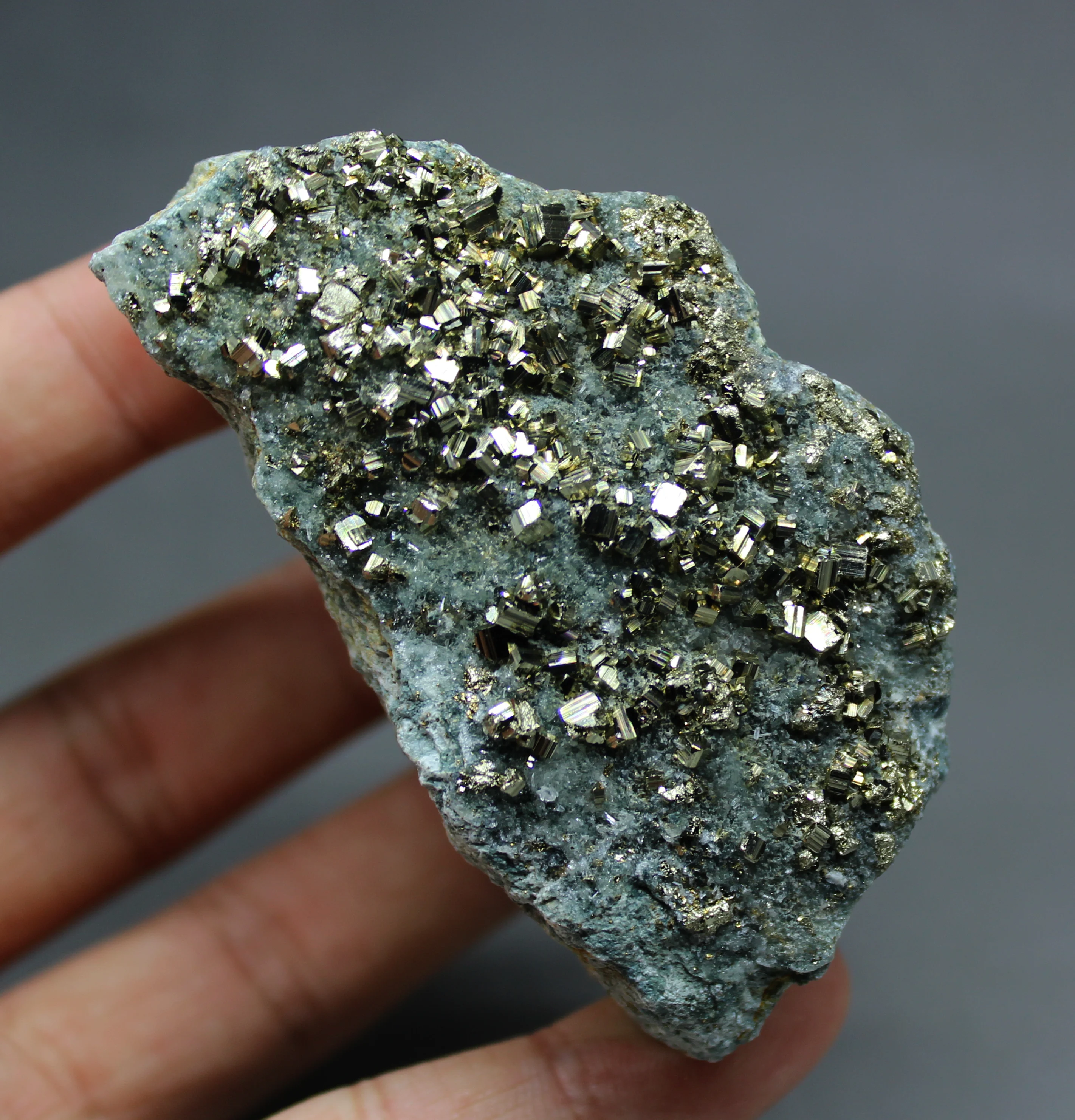 171 г натуральный Блестящий pyrite образцы минералов Crystals and камни лечебные