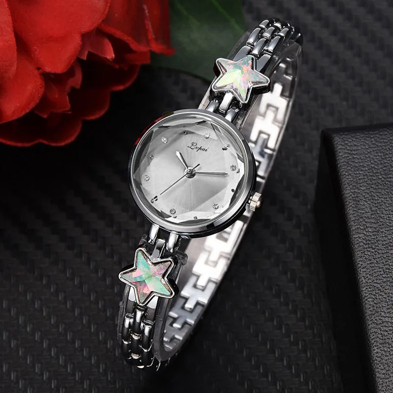 Niche fashion bracelet watch Creative diamond temperament simple small dial star water diamond British watch