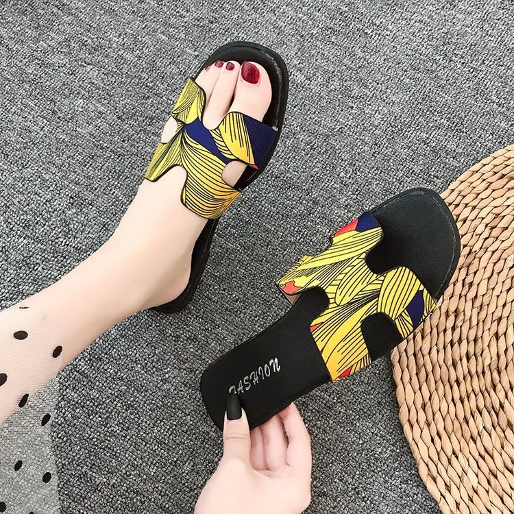 

2020 New Style Online Celebrity Lazy Slipper Women's Summer Outer Wear Fashion Flat Fashion Color Sandals Beach Slippers Women's