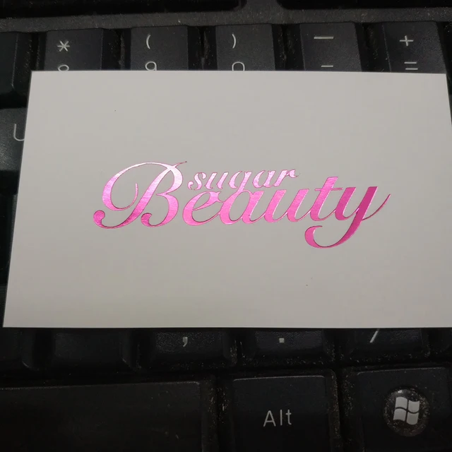 맞춤형 금박 핫 스탬핑 카드로 브랜드의 우아함과 전문성 표현하기