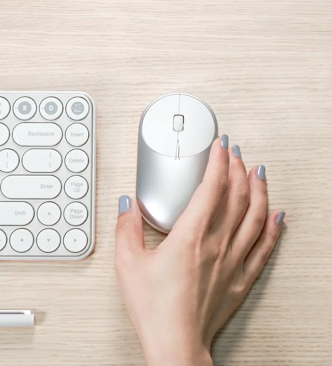 Gadgetoo Xiaomi Mi Portable Mouse 2 Optical Wireless Bluetooth 4.2 Rf 2.4Ghz 4000Dpi Adjustable Dual Mode (Bluetooth+Usb)