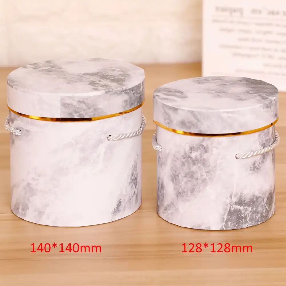 hat boxes with lids