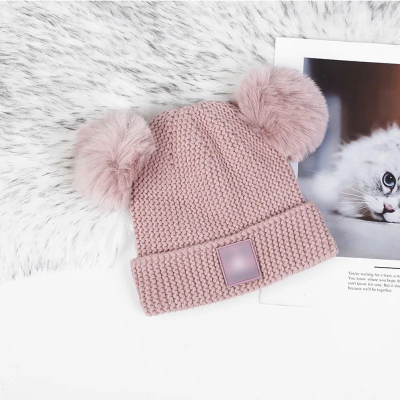 Зимние милые теплые шапки для новорожденных; Детские шапки; вязаные шерстяные шапки с помпонами; аксессуары для детей в стиле пэчворк - Цвет: Розовый